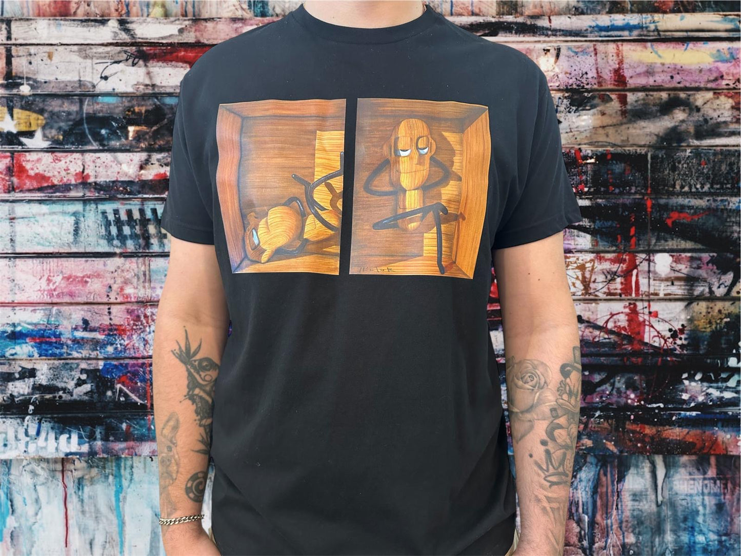 Camiseta Negra De La Colección Wooden Man Obra Del Artista Héctor Romero El Arte Y La Moda Hecha en Madrid – España Diseño Unisex