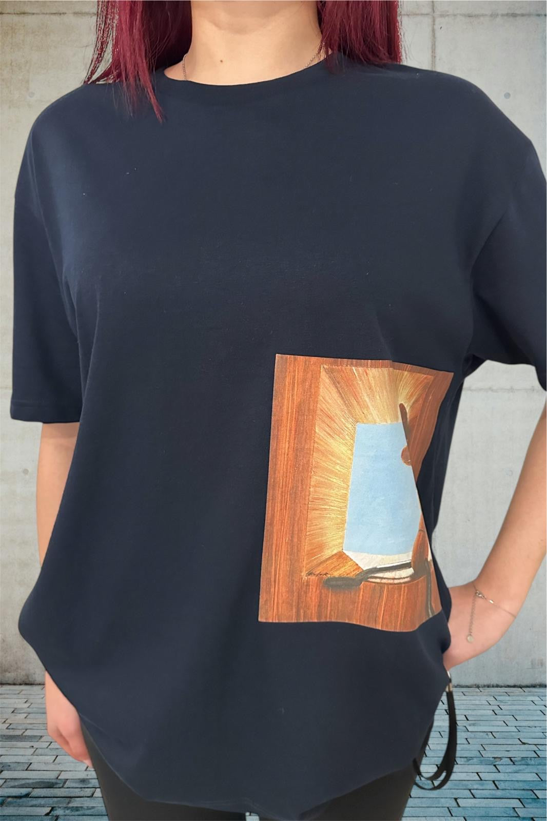 Camiseta Negra De La Colección Wooden Man Obra Del Artista Héctor Romero El Arte Y La Moda Hecha en Madrid – España Diseño Unisex